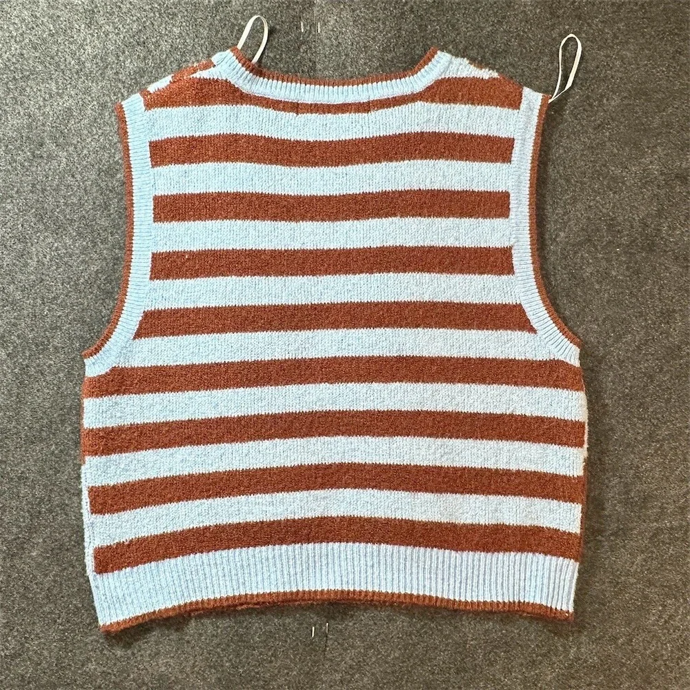 Sugar Moon Sweater Vest Womens Size L Light Blue Brown Check Floral - Picture 3 of 7